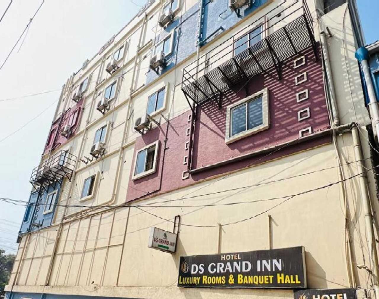 Hotel O Ds Grand Inn Lingampalli Bagian luar foto