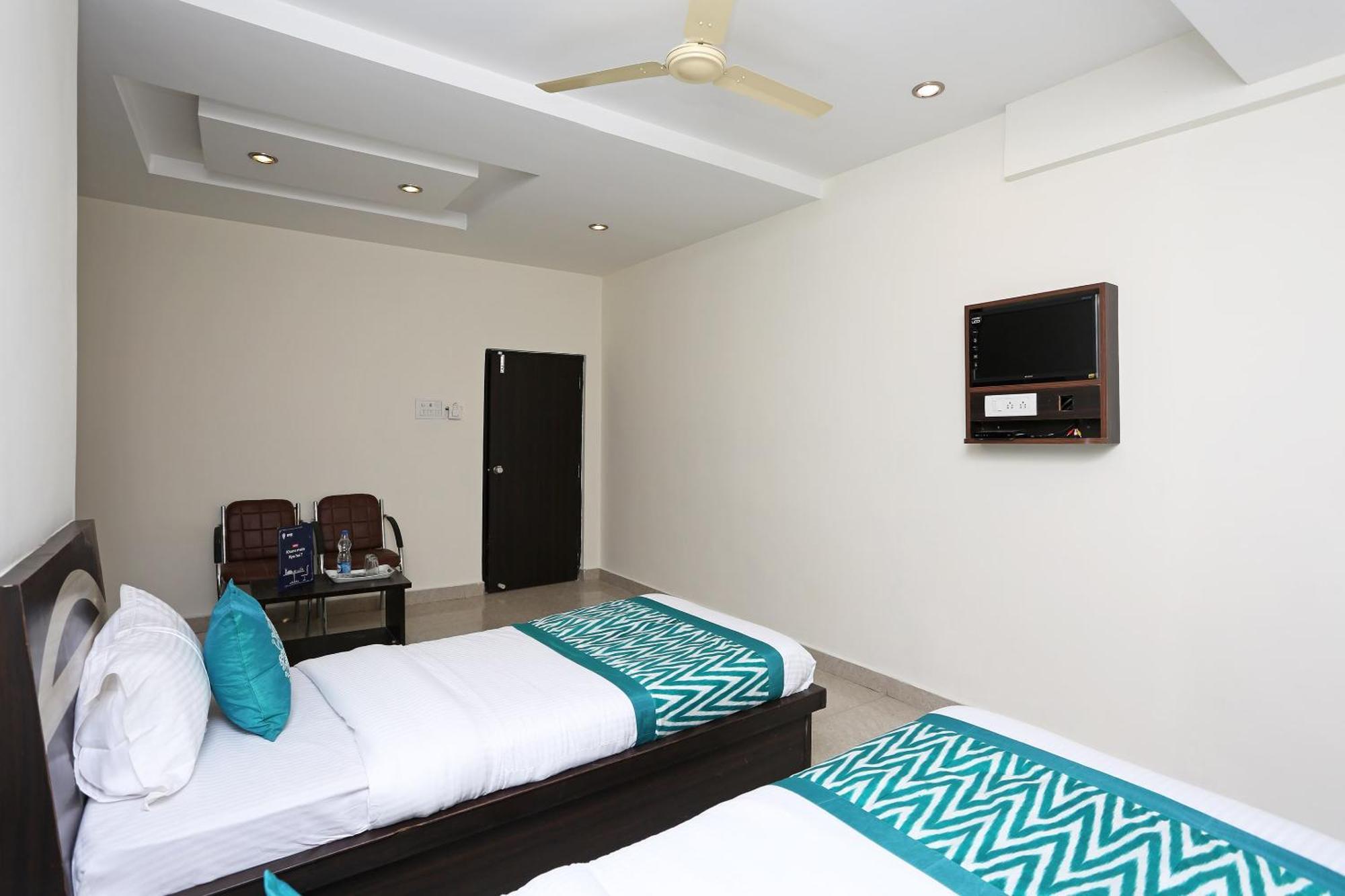 Hotel O Ds Grand Inn Lingampalli Bagian luar foto